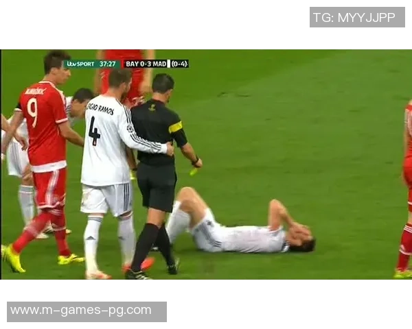 足球比赛中两张黄牌的影响与裁判判罚的公平性探讨