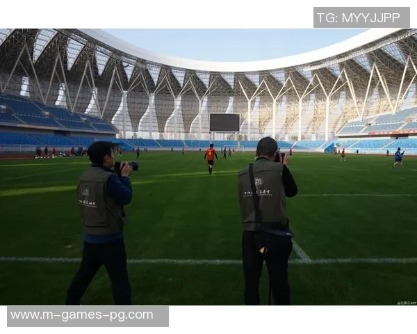 足球市赛热潮来袭球迷齐聚共享激情与荣耀的盛宴